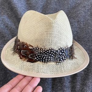 Bird feather band straw hat